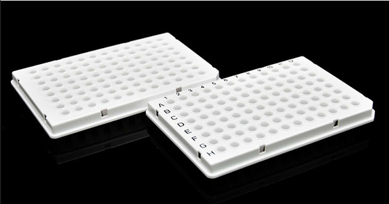 Witte PCR-verbruiksartikelen 0,1 ml PCR-plaat met 96 wells en halve randen