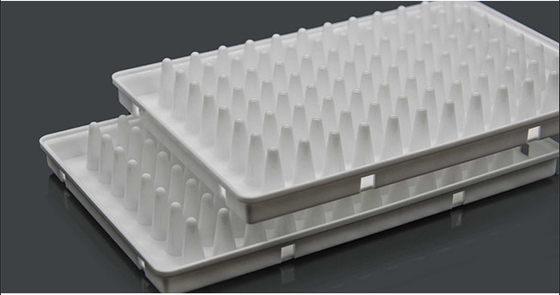Witte PCR-verbruiksartikelen 0,1 ml PCR-plaat met 96 wells en halve randen