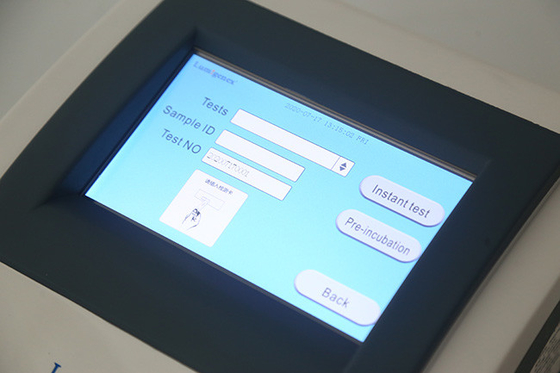 CE AC100V Fluorescent Immunoassay Analyzer Volledig geautomatiseerd